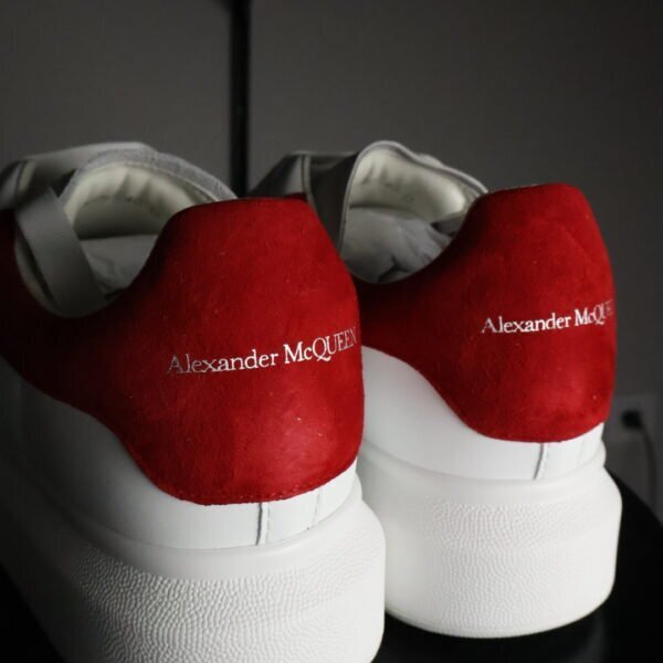 Alexander McQueen "ROYAL RED"