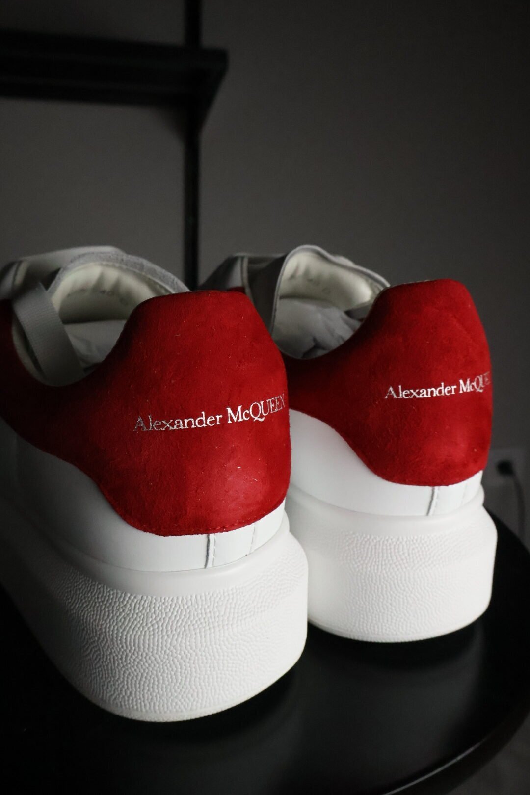 Alexander McQueen "ROYAL RED" - Slika 4