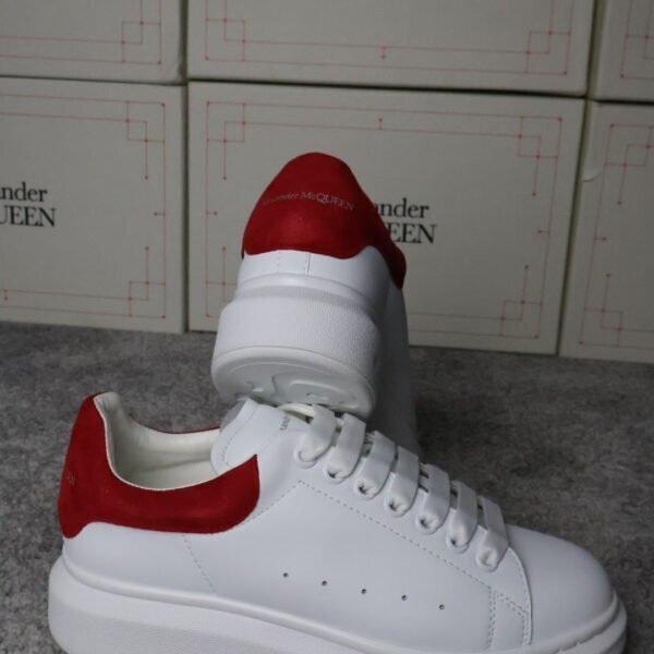 Alexander McQueen "ROYAL RED"