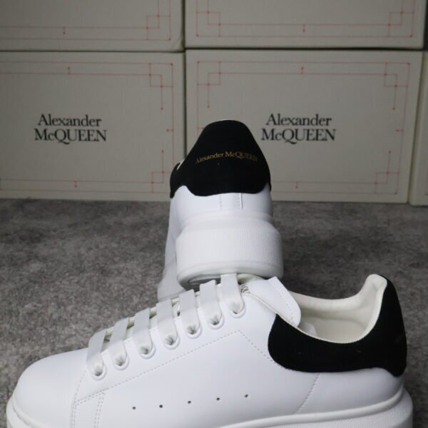 Alexander McQueen "BLACK WHITE" - Brušena Koža