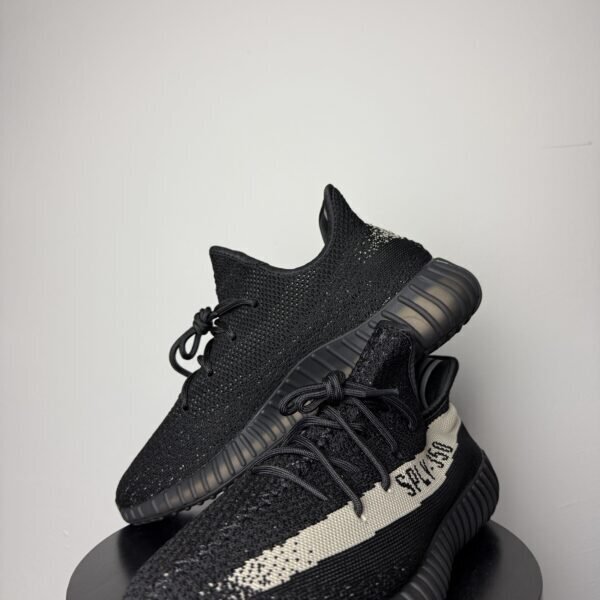 Yeezy Boost 350 V2 "Oreo"