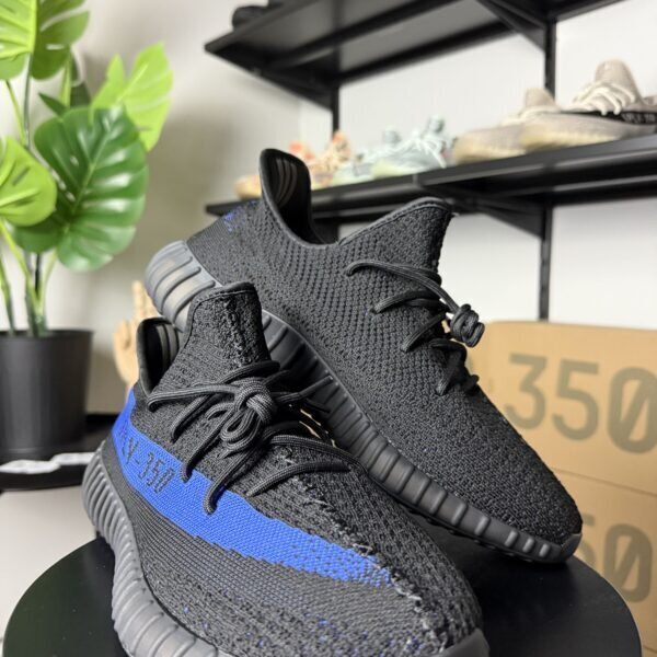 Yeezy Boost 350 V2 "Dazzling Blue"