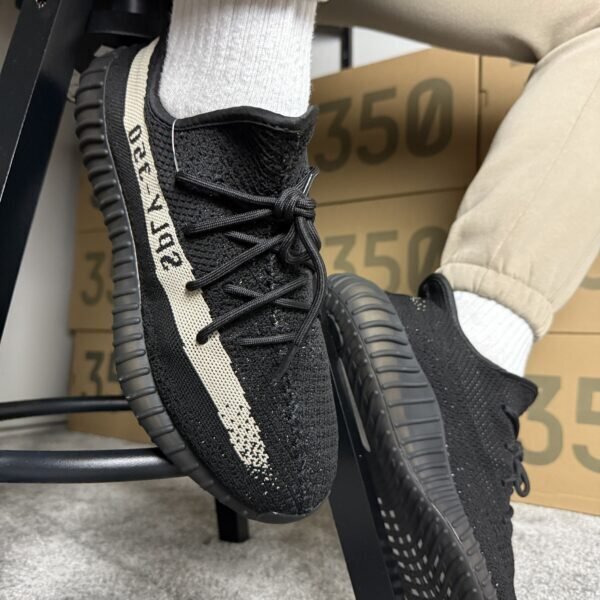Yeezy Boost 350 V2 "Oreo"