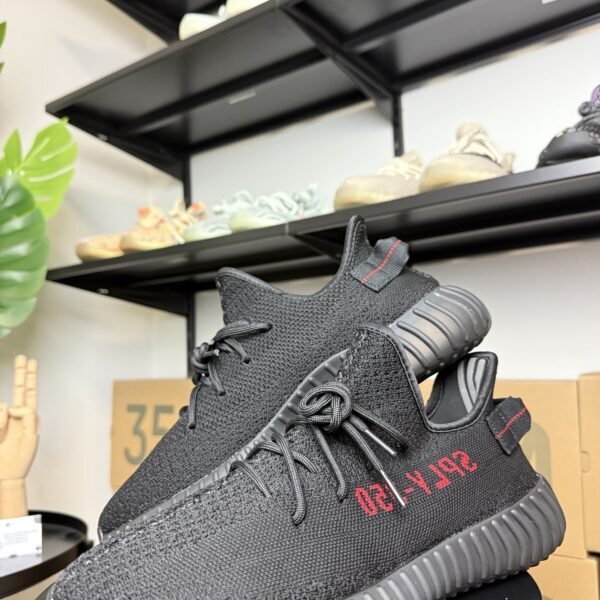 Yeezy Boost 350 V2 "Bred"