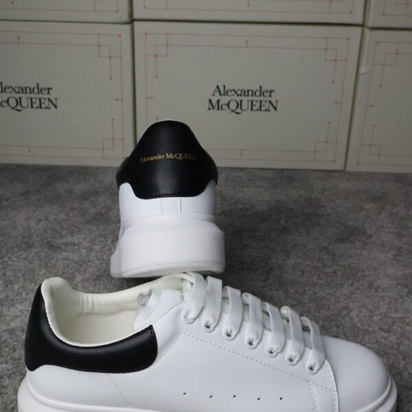 Alexander McQueen "BLACK WHITE" - Classic