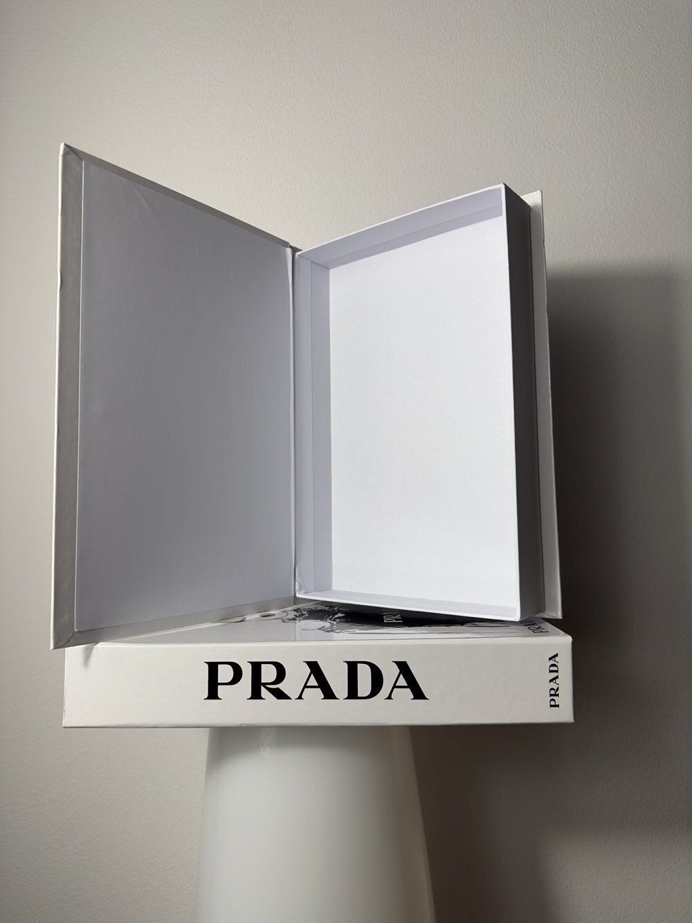 Prada Ukrasna Kutija - Slika 2