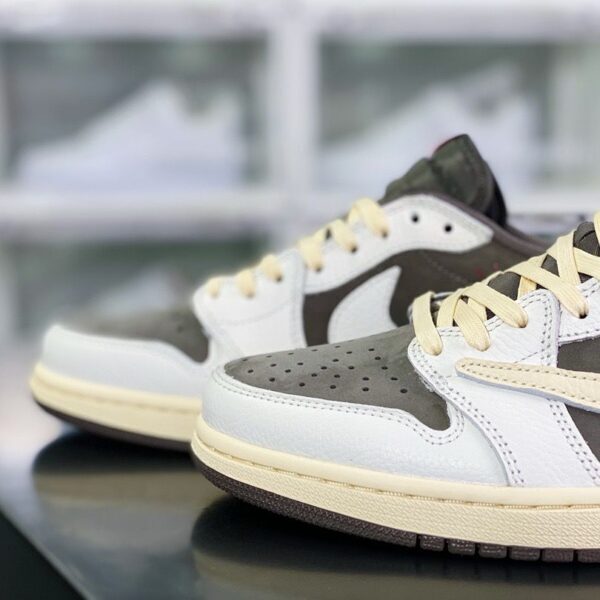 Jordan Travis Scott Light Mocha