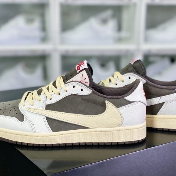 Jordan Travis Scott Light Mocha