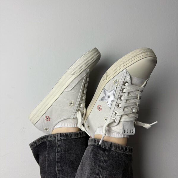 Golden Goose Flower / Grey Star