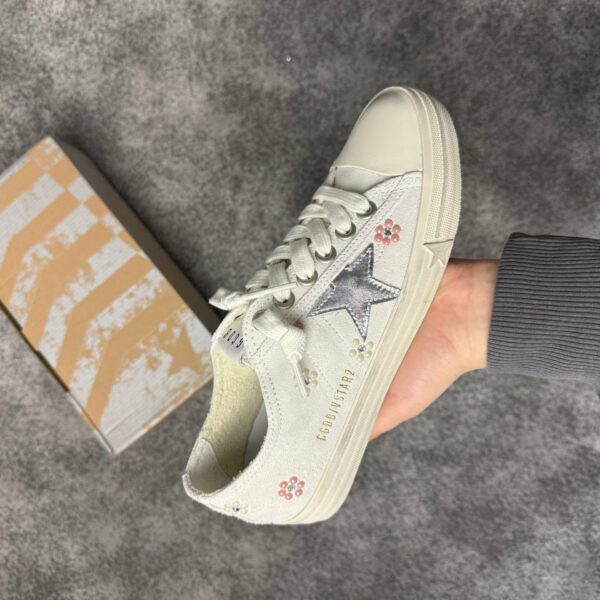 Golden Goose Flower / Grey Star