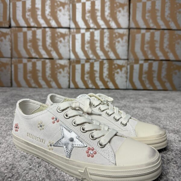 Golden Goose Flower / Grey Star
