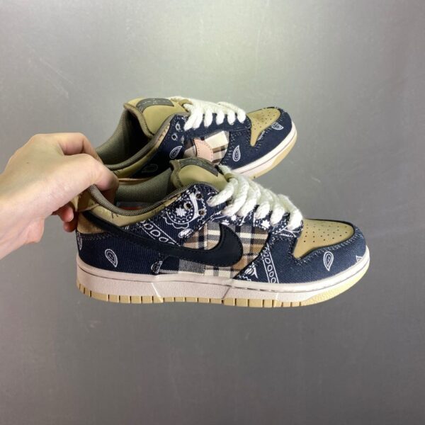 Nike x Travis Scott Dunk Low