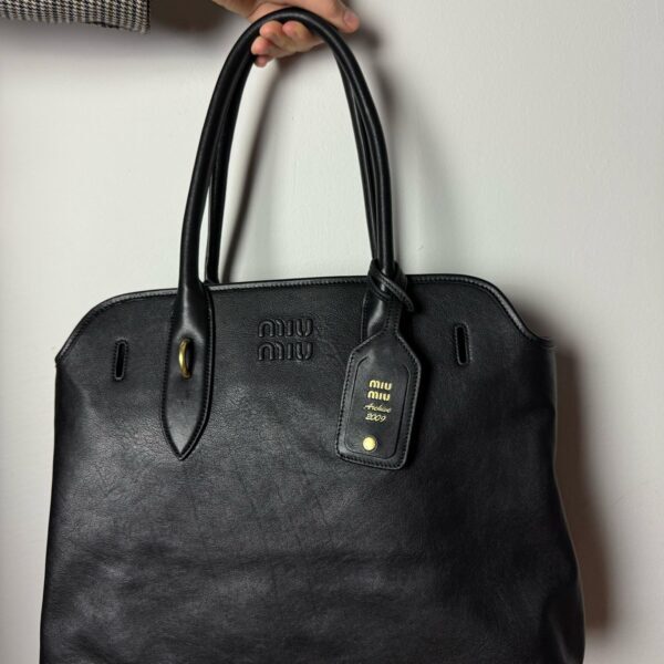 Miu Miu Aventure crna