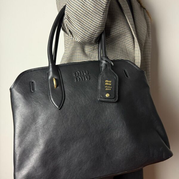 Miu Miu Aventure crna