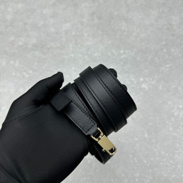 Salvatore Ferragamo Hug medium crna