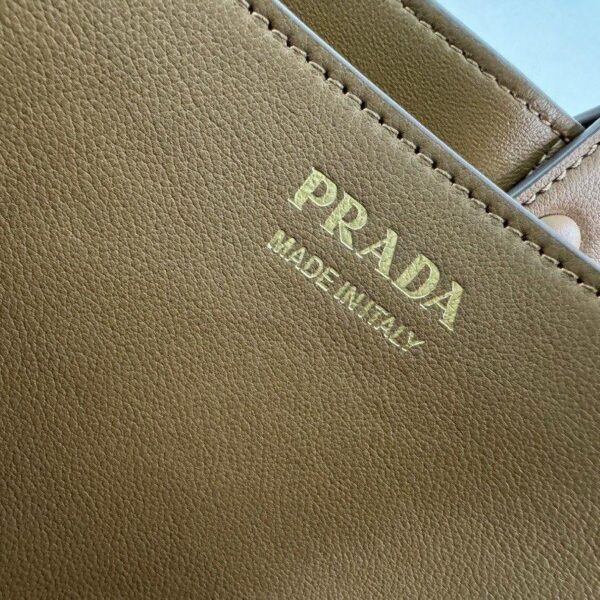 PRADA buckle medium bag - smeđa