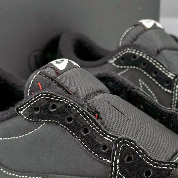 Jordan x Travis Scott Black / Dark Mocha