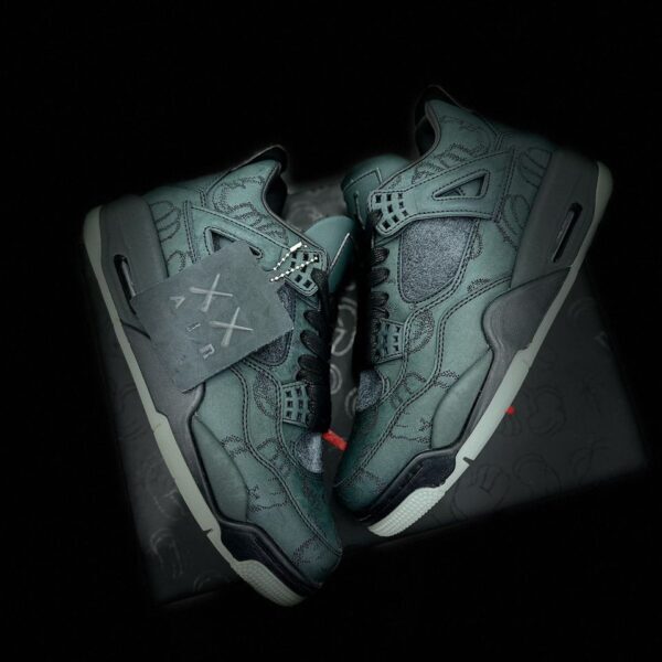 Air Jordan 4 Retro KAWS Black