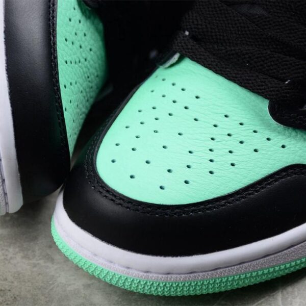 Air Jordan 1 Retro Green Glow