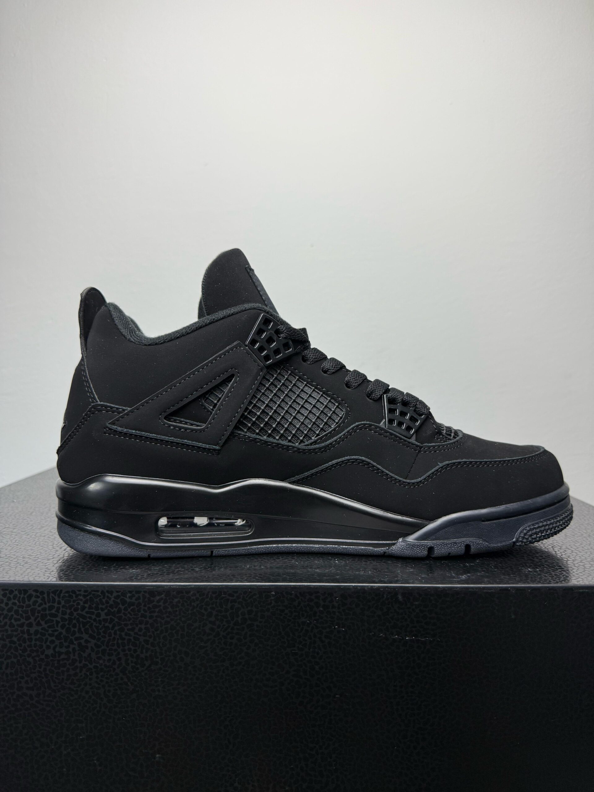Air Jordan 4 Retro Black Cat - Slika 4