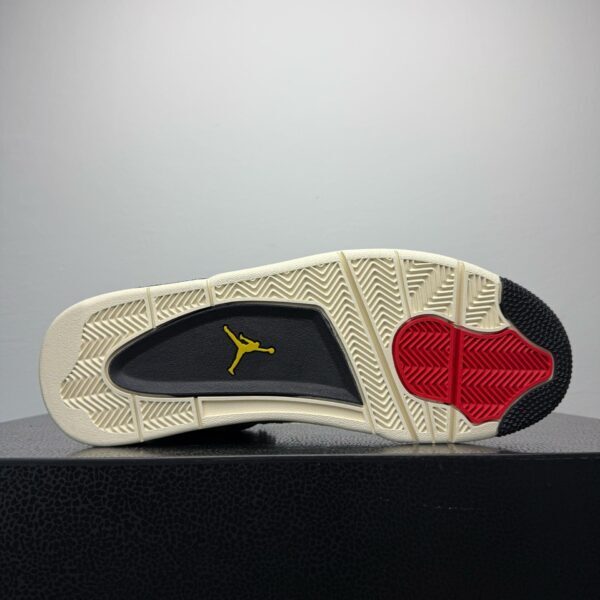 Air Jordan 4 Retro Manila