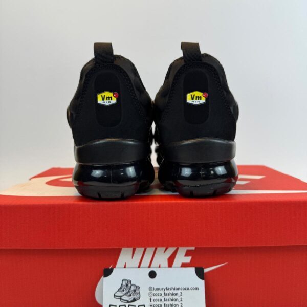 Nike AIR VAPORMAX PLUS TN crne