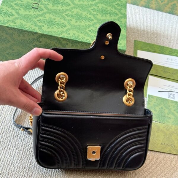 Gucci Marmont shoulder bag CRNA, SMALL