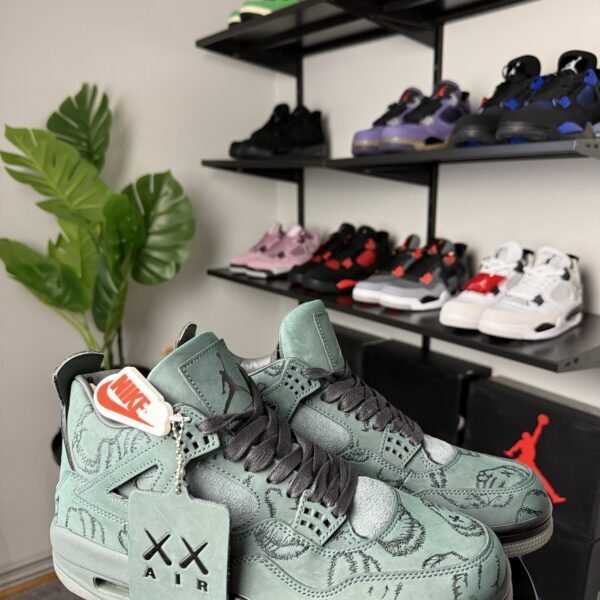 Air Jordan 4 Retro KAWS Black