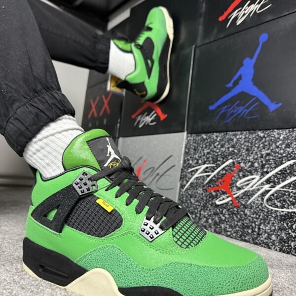Air Jordan 4 Retro Manila