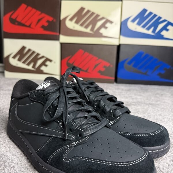 Jordan x Travis Scott Black / Dark Mocha