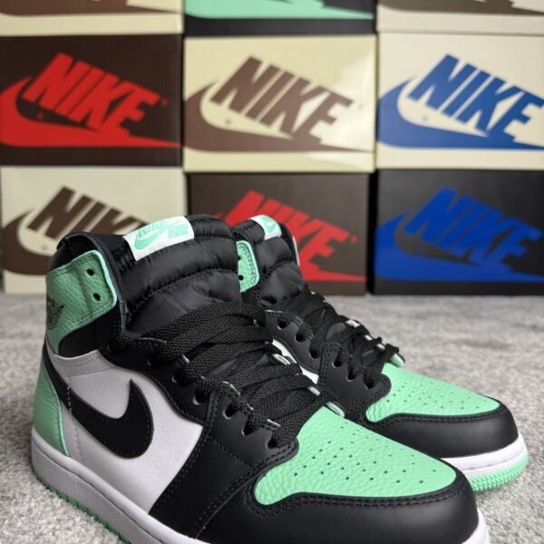 Air Jordan 1 Retro Green Glow