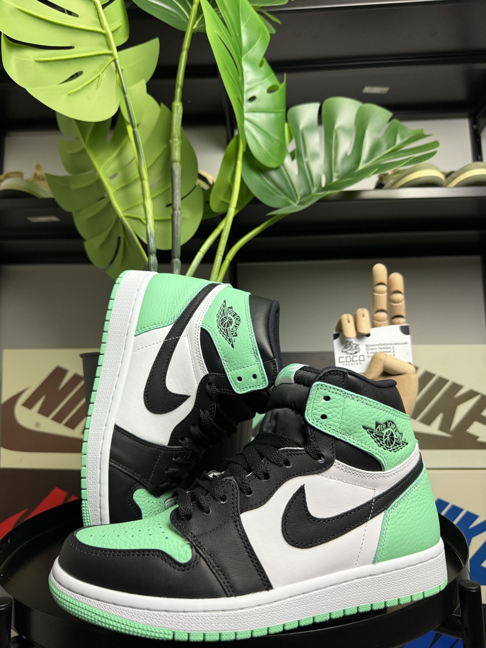 Air Jordan 1 Retro Green Glow - Slika 2