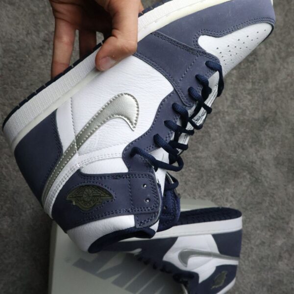 Air Jordan 1 Midnight Navy