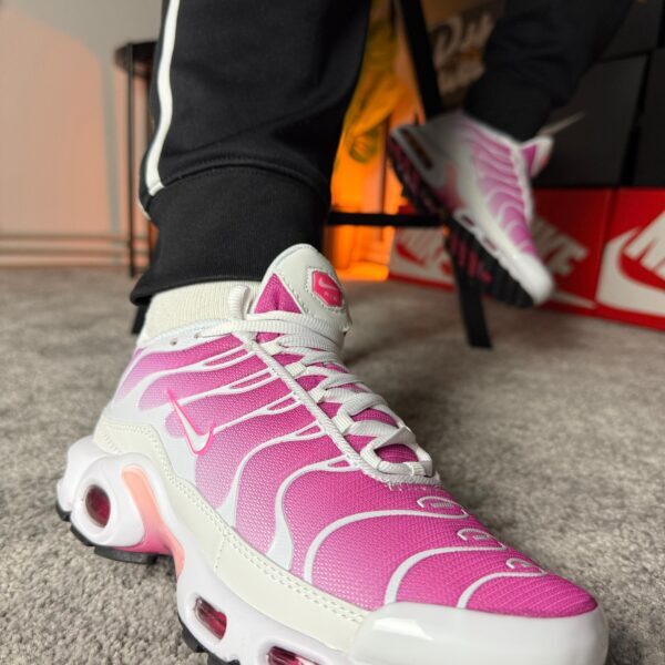 Nike Air Max Plus TN "Pink Fade"
