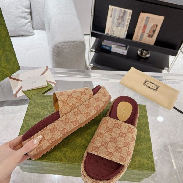 Gucci Sandale "Beige Brown" GG platform
