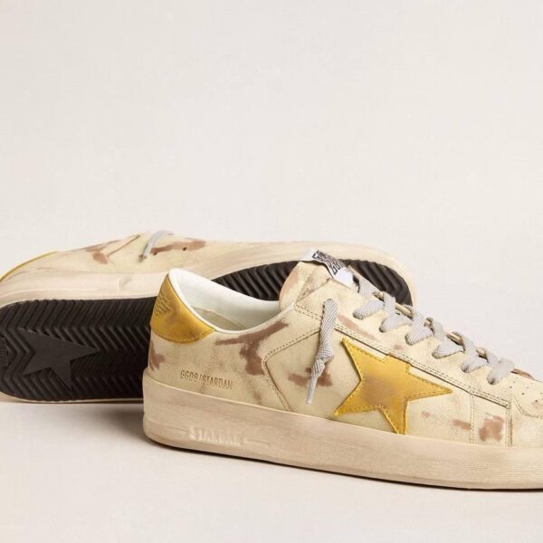 Golden Goose Beige / Yellow Star