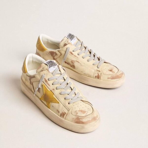 Golden Goose Beige / Yellow Star