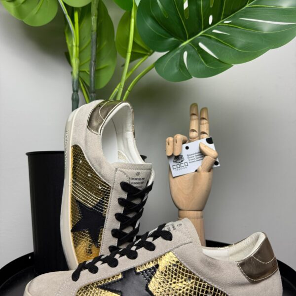 Golden Goose Superstar White golden Black star