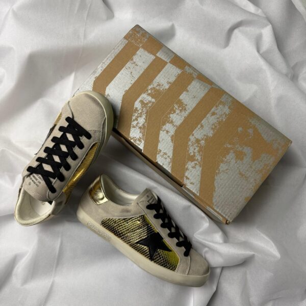 Golden Goose Superstar White golden Black star