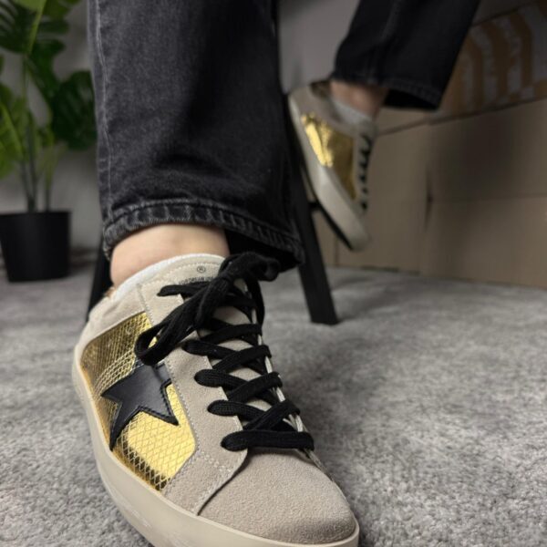 Golden Goose Superstar White golden Black star