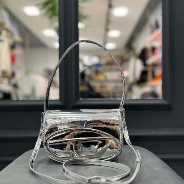 Diesel torbica srebrna