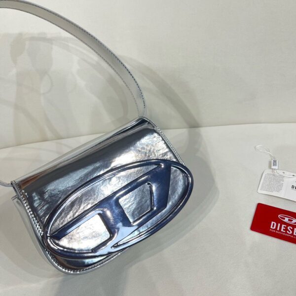Diesel torbica srebrna