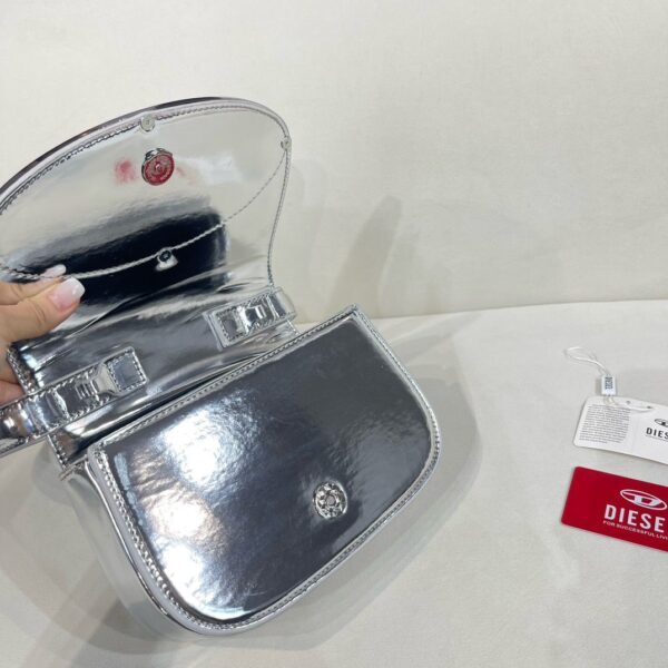 Diesel torbica srebrna