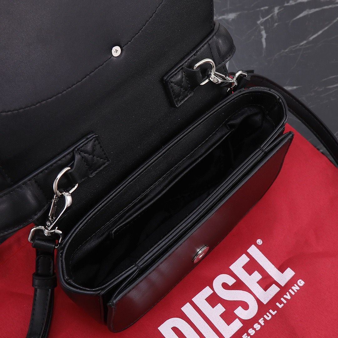 Diesel torbica crna (koža) - Slika 3