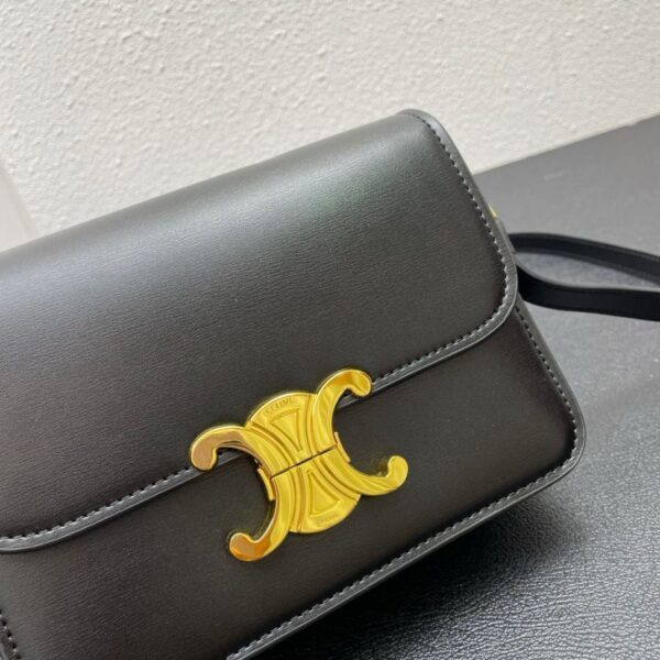 Torba Celine Paris  CLASSIQUE TRIOMPHE BAG IN shiny calfskin / BLACK