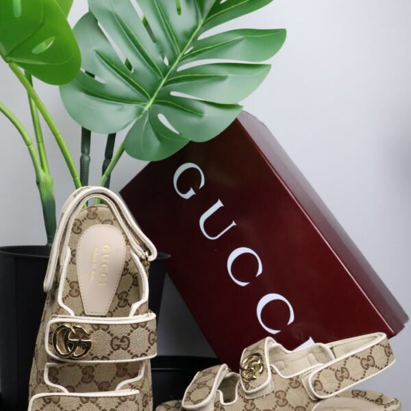 Gucci Sandale Marmont GG Beige