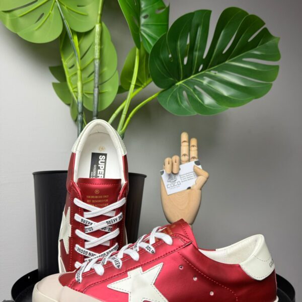 Golden Ball Super Star Dark Red / White star