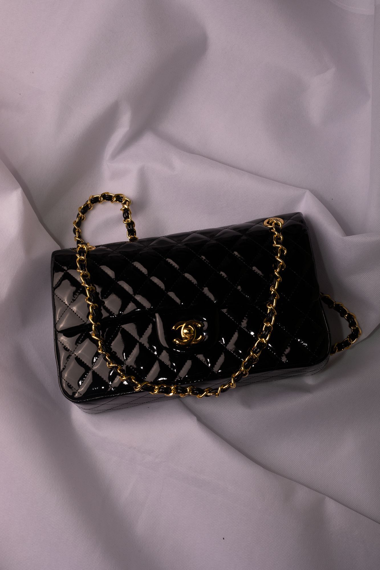 CHANEL Matelasse Double Face Chain Shoulder Bag Enamel Black - Slika 3