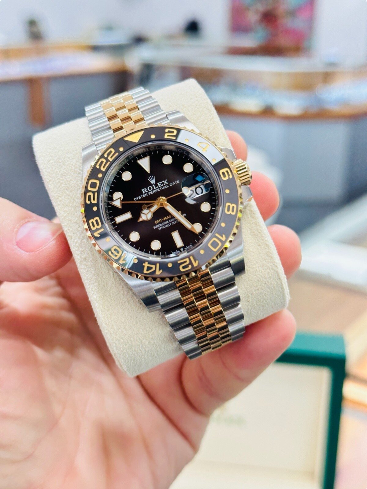 Rolex 2025 GMT-Master II 40 126713GRNR - Slika 7