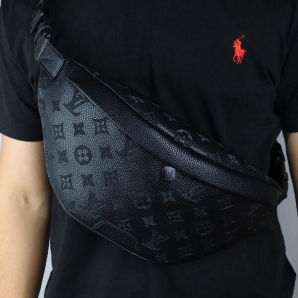 Louis Vuitton Discovery Bumbag